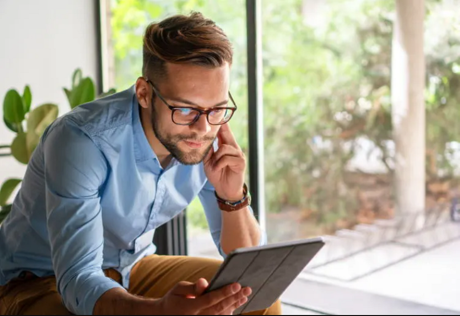 Top 10 Best Reverse Phone Number Lookup Sites & Services in 2025